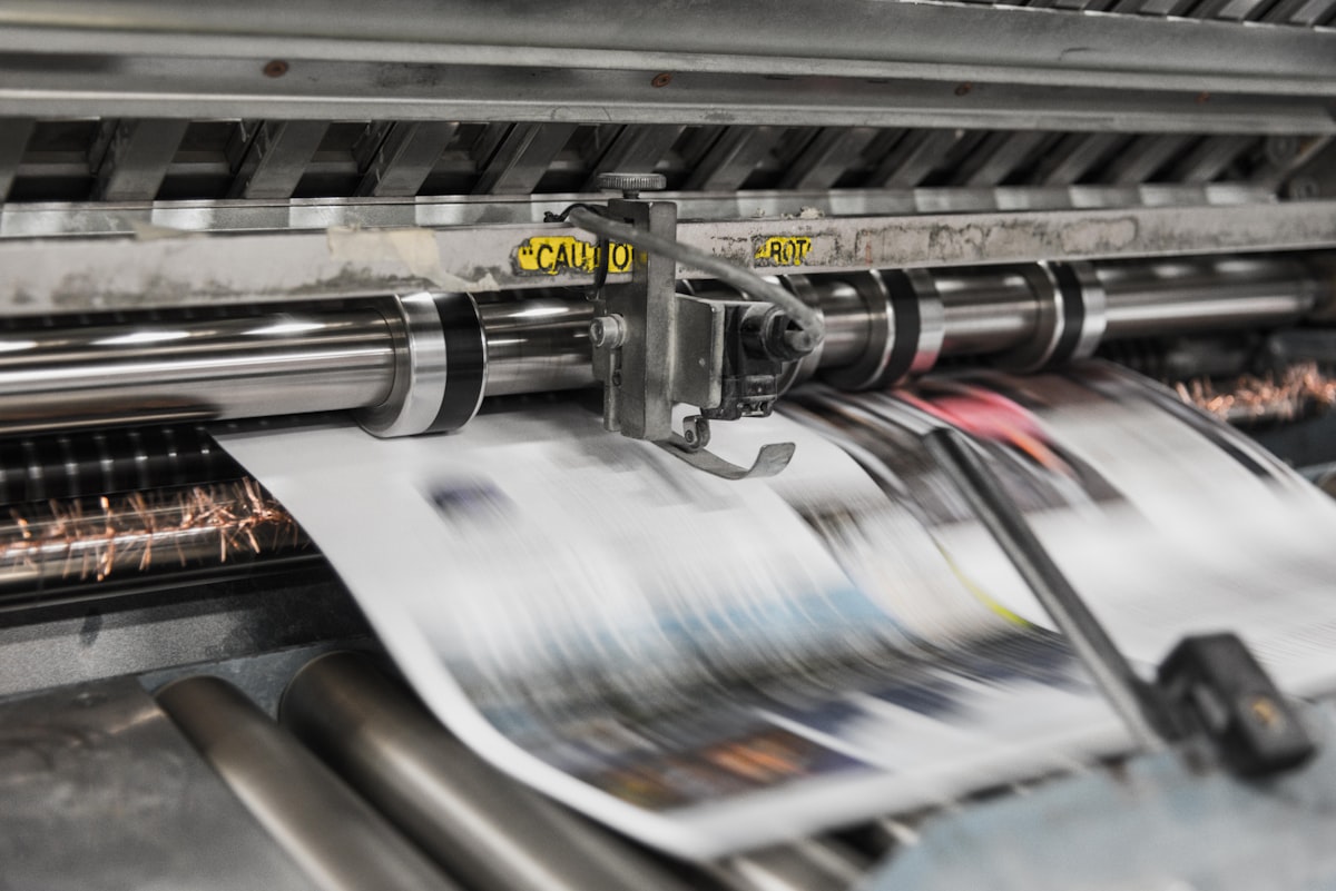 Print and prepress proof review