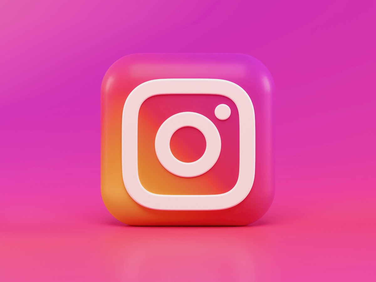 Social media content batch review